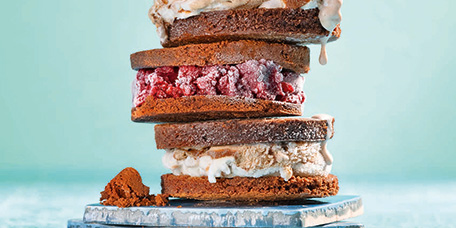 Beeren-Eis-Sandwich