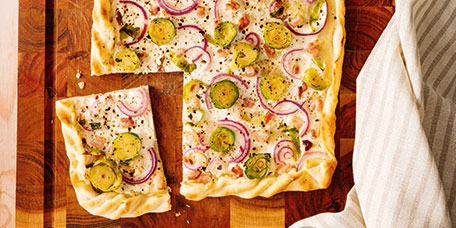 Rosenkohl-Flammkuchen