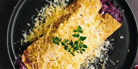  Rotkohl-Pfannkuchen mit Käse gratiniert