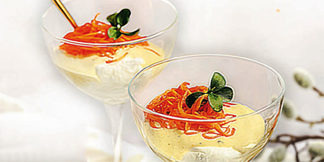 Senfeier im Glas mit Karottenpickles