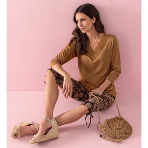 /ext/img/product/angebote/25_05_05/100_longtop-capri-leggings_wo_1.jpg