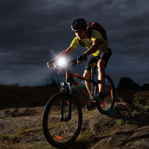 /ext/img/product/angebote/25_05_14/400_wasserdichtes-akku-fahrrad-leuchten-set_1.jpg