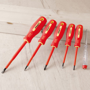 /ext/img/product/angebote/25_06_10/300_isolierte-schraubendreher_1.jpg