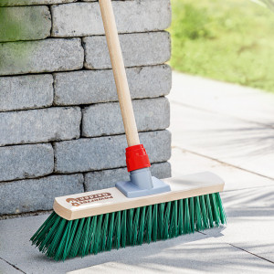 Produktbild »Garten-/ Straßenbesen mit Holzstiel«