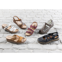 Pantoletten oder Sandalen