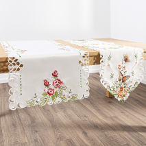 Tischwäsche mit Lochstickerei