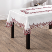 Tischdecke mit Spitze