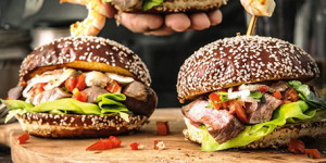 /ext/img/product/sortiment/rezepte_neu/rezept_2021_hauptspeise_surf-and-turf-burger_1.jpg