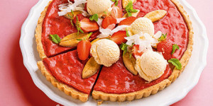 /ext/img/product/sortiment/rezepte_neu/rezept_2021_kuchen_erdbeer-pie_1.jpg