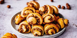 /ext/img/product/sortiment/rezepte_neu/rezept_2021_kuchen_haselnuss-rugelach_1.jpg