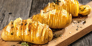 /ext/img/product/sortiment/rezepte_neu/rezept_2021_snacks_faecherkartoffel_1.jpg