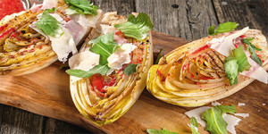 /ext/img/product/sortiment/rezepte_neu/rezept_2021_snacks_gegrillte-chicoree_1.jpg