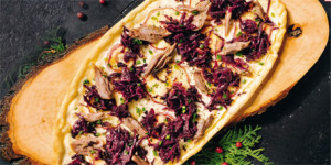 /ext/img/product/sortiment/rezepte_neu/rezept_2022_hauptspeise_flammkuchen_1.jpg