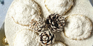 /ext/img/product/sortiment/rezepte_neu/rezept_2022_kuchen_knusper-schneebaelle_1.jpg
