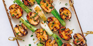 /ext/img/product/sortiment/rezepte_neu/rezept_2022_vorspeise_champignonspiesse_1.jpg