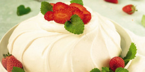 /ext/img/product/sortiment/rezepte_neu/rezept_2023_dessert_pavlova_1.jpg