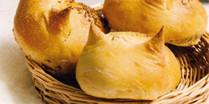 /ext/img/product/sortiment/rezepte_neu/rezept_2023_fruehstueck_hasen-broetchen_1.jpg