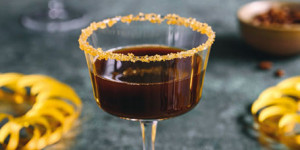 /ext/img/product/sortiment/rezepte_neu/rezept_2023_getraenke_espresso-martini_1.jpg