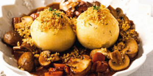 /ext/img/product/sortiment/rezepte_neu/rezept_2023_hauptspeise_kartoffelknoedel-auf-pilzragout_1.jpg