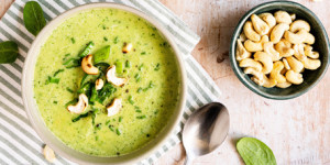 /ext/img/product/sortiment/rezepte_neu/rezept_2023_suppen_gruene-detox-suppe_1.jpg