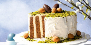 /ext/img/product/sortiment/rezepte_neu/rezept_2024_dessert_wickeltorte-mit-schokohase_1.jpg
