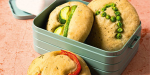 /ext/img/product/sortiment/rezepte_neu/rezept_2024_snacks_buchstabenbroetchen_1.jpg