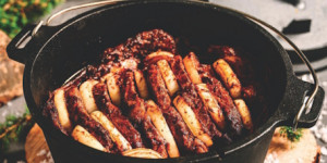 Produktbild »Deftiges Schichtfleisch aus dem Dutch Oven«