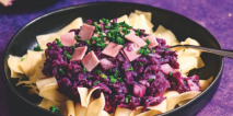 Produktbild »Lila Schinkennudeln mit Rotkohl«