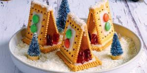/ext/img/product/sortiment/rezepte_neu/rezept_2025_kuchen_butterkeks-hexenhaus_1.jpg