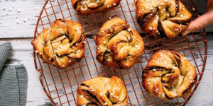 /ext/img/product/sortiment/rezepte_neu/rezept_2025_kuchen_zimtknoten_1.jpg