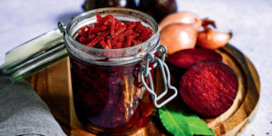 /ext/img/product/sortiment/rezepte_neu/rezept_2025_snacks_rote-bete-relish_1.jpg
