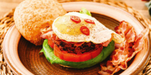 Serviervorschlag »Breakfast-Burger«