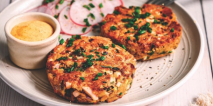 Serviervorschlag »Eierlaibchen auf Salat«