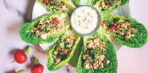 Serviervorschlag »Salat-Wraps mit Thunfisch & körnigem Frischkäse«